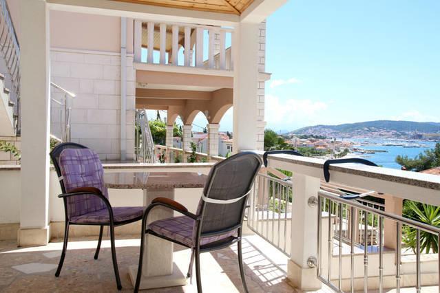 Villa Rosanda Apartments Trogir Exteriör bild
